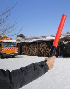 4376